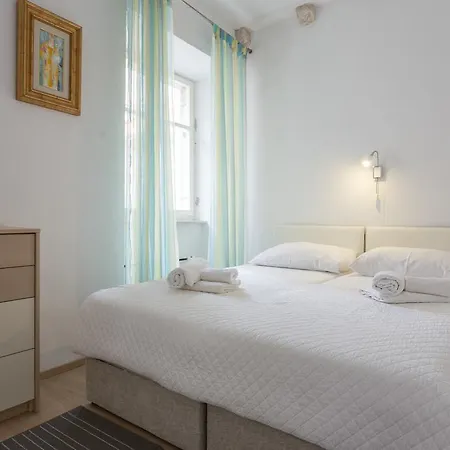 Διαμέρισμα Apartman Lara *