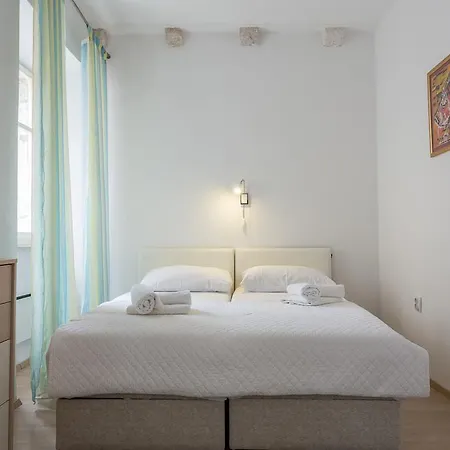 Apartman Lara